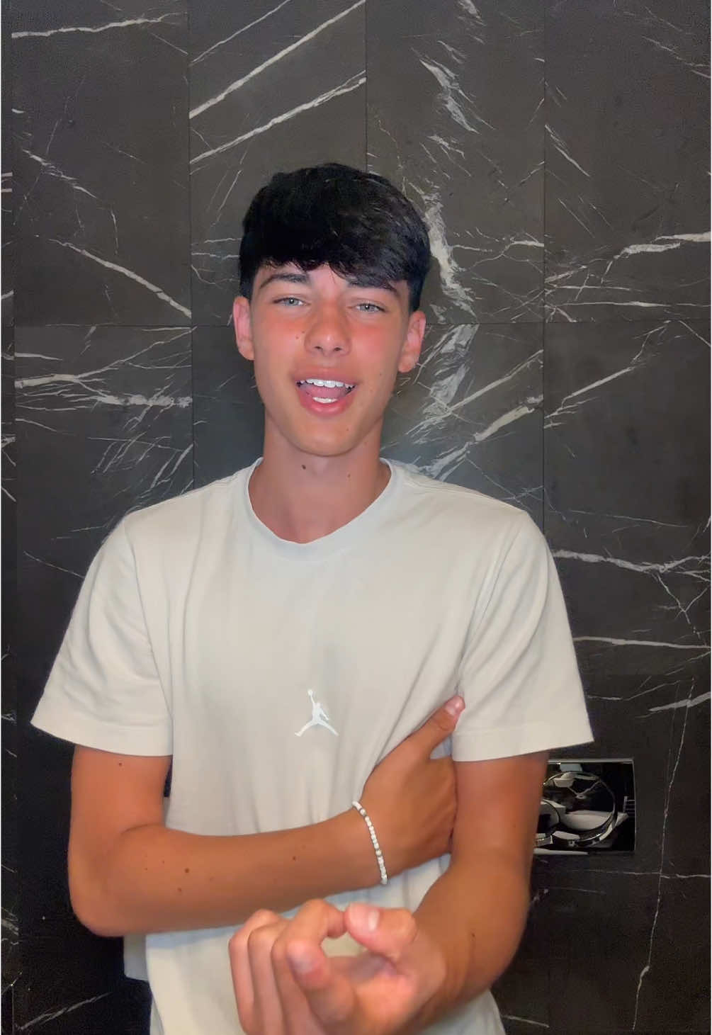 A post by @borsi___ on TikTok caption: Io non ti direi mai una bugia, ma neanche te 💕💕@Viola Silvi 