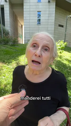 A post by @fedeasso on TikTok caption: DONATELLA HA IDEE CHIARISSIME😭