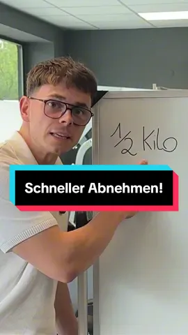 A post by @muellermario on TikTok caption: nur ein halbes kg pro Woche...?🥴 #fitness #gym #workout #training #muskeln #muskelaufbau #diät #abnehmen 