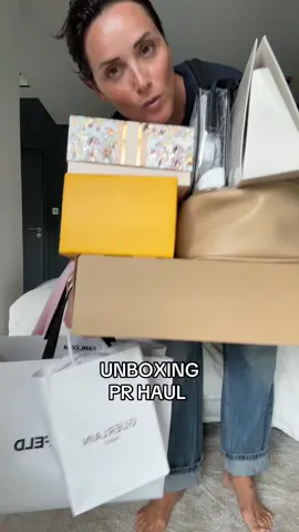 A post by @mademoisellesoph on TikTok caption: Si reconnaissante 🫶 #prhaul #unboxing *produitsofferts