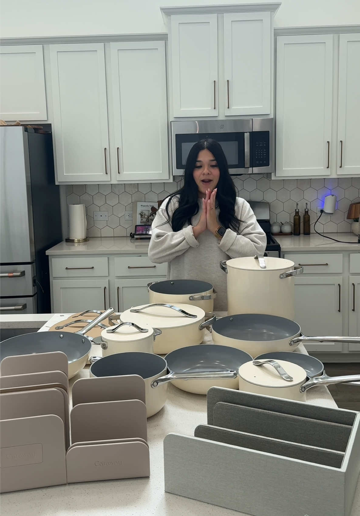 A post by @itzelcastanova on TikTok caption: IN LOVE 😍 @Caraway Home #potsandpans #cooking #cook #caraway #Home #kitchen #fy #mom ##tiktok