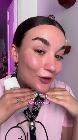 A post by @emedeamores on TikTok caption: publi ⭐️ El mejor fluido hidratante, Revitalift Clinical, con SPF 50+ para estar protegida en todos tus planes este verano 🩷 @L’Oréal Paris 🌟 @L'Oréal Paris ES #LorealParisSkincare