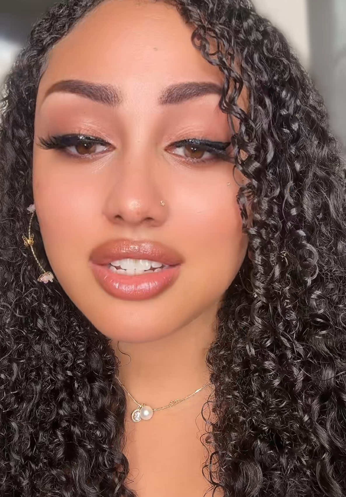 A post by @.tricktales on TikTok caption: #hudaloveisland 