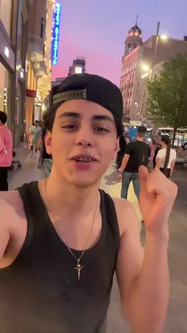 A post by @alan.arrieeta on TikTok caption: mami por dios que motor 