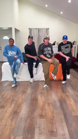 A post by @thewilliamsfam_ on TikTok caption: It’s finally starting to feel like summer again 😍🌞 Dc: the comment section of our livestream every Thursday @ 12pm PST 🕺