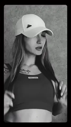 A post by @karinalisssa on TikTok caption: #ВэтотДень 