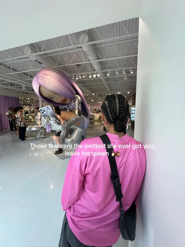 A post by @bbybergz on TikTok caption: Yes, this was the sign you were looking for 🤍 #wlw #fypシ 