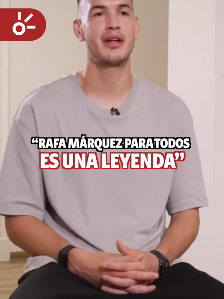 A post by @clarosports on TikTok caption: ¡LO MIRAN PARA ARRIBA! ⚽🇲🇽🤩 No te pierdas el documental ’Anfitriones de un Sueño’ donde los seleccionados nacionales revelan la admiración que tienen por Rafa Márquez previo al Mundial de 2026 ¡Ya disponible! 💥