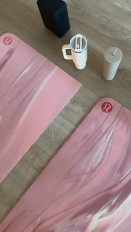 A post by @danielaagiraldoo on TikTok caption: morning routine that heals the body & mind 🫀🧘‍♀️