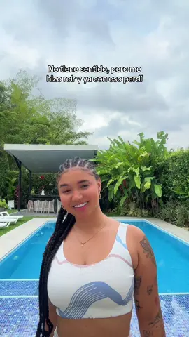 A post by @tashh02 on TikTok caption: Esta canción me recuerda a la playita 😩✨