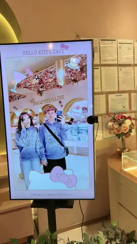 A post by @brandon.vela on TikTok caption: Visitando cafetería de hello Kitty  @Sofia Roberta Vela #popular #parati #fyp 