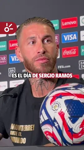 A post by @clarosports on TikTok caption: ¡UNA FIGURA, DENTRO Y FUERA DE LA CANCHA! 🔥😮‍💨⚽ Así fue la convivencia con Sergio Ramos en la sala de prensa previo su debut en el #MundialDeClubes con Monterrey 🫡 #Futbol #SergioRamos #Monterrey #MDC #MasClaroQueNunca