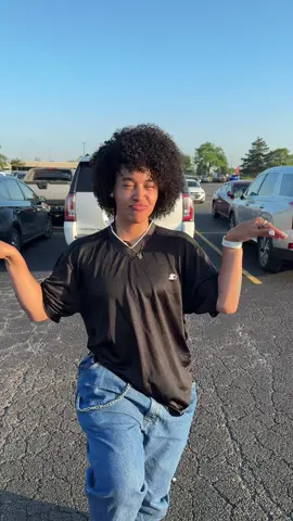 A post by @summbasic on TikTok caption: #summspeshul 