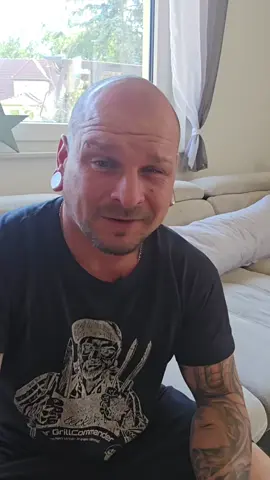 A post by @dergrillcommander on TikTok caption: #erinnerung 