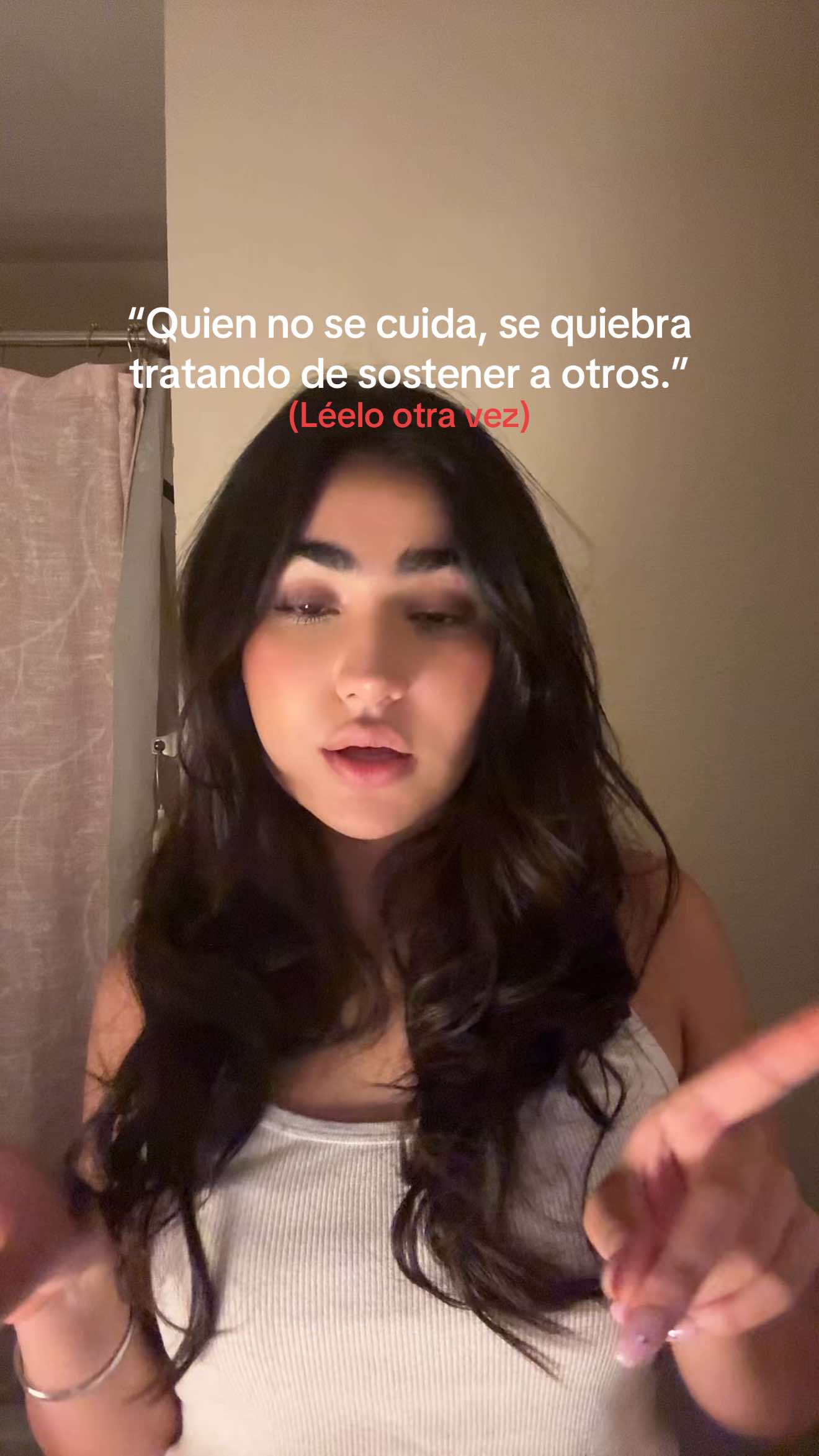 A post by @mariangelaguerra on TikTok caption: ámate primero para saber a amar a los demás 💖