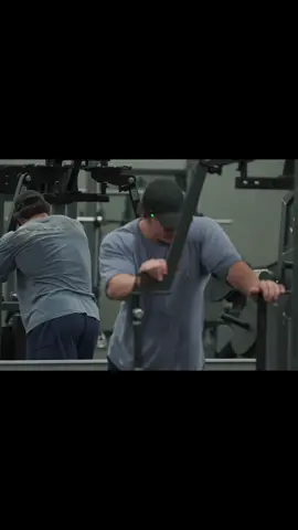 A post by @samsulekinfluence33 on TikTok caption: Sam Sulek hitting rest pause sets. #samsulek #samsulekreal #samsulekeffect #samsulekedit 