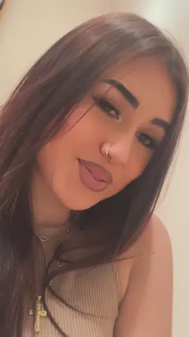 A post by @iam.bianca.gr on TikTok caption: #amintire #CapCut #สโลว์สมูท #สปีดสโลว์ #germany #slowsuave #FunkNoCapCut #romania #halloween #distractie #deutschland #balkan #Funk #romania🇷🇴 #Biscoitocut #foruyou #latina #latino #latinamakeup #NoTraje #dulcesarutaimaiavut #povestedecartier 