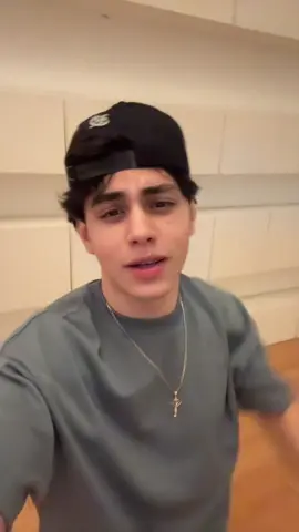 A post by @alan.arrieeta on TikTok caption: me comeré al mundo