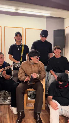 A post by @adrielfavela on TikTok caption: PIK$$0 👹🔥 #adrielfavela #esperanto #lunario #esperantomusicgroup #low #c,e #VoiceEffects #dandyhats @Dandy Hats 🧢 
