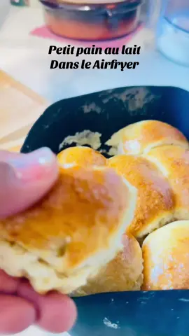 A post by @rarity19 on TikTok caption: Airfyer gain de temps et moins d’énergie 👌 je valide #airfryer #👌 