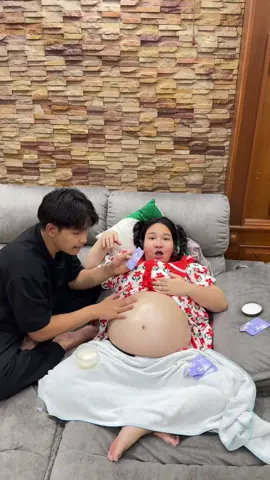 A post by @dollnc on TikTok caption: แฝดบ่ 5 เดือนใหญ่แท้5555 #เจ้ตับฉ่ําโบ๊ะ #มาร์คถั่วลันเตา 