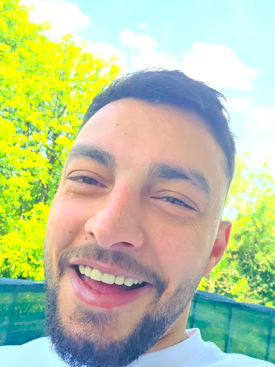A post by @george.haddad7 on TikTok caption: تأمين المحامي ومخالفات البارك #مخالفات #مخالفات_المرور #ألمانيا #تامينات #تامين #هامبورغ #زيغن #دورتموند #كولن #ايسن #مخالفة 