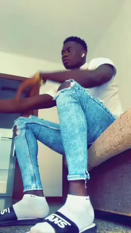 A post by @tah_guemzy_oficial on TikTok caption: #barcelonascoficial #españa🇪🇸🇲🇱  @tah_guemzy_oficial  @tah_guemzy_oficial 