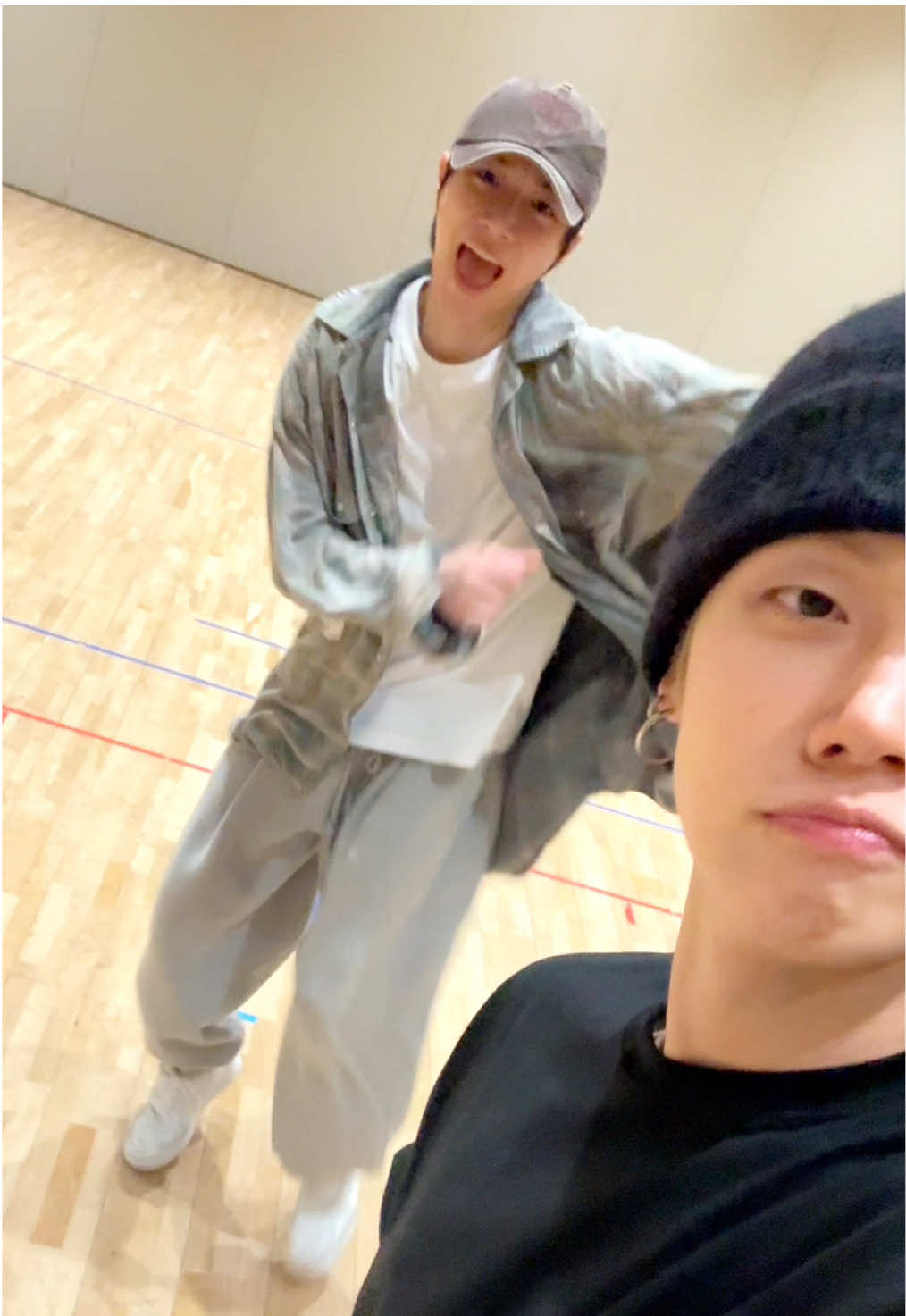 A post by @txt.bighitent on TikTok caption: rock that 🧸