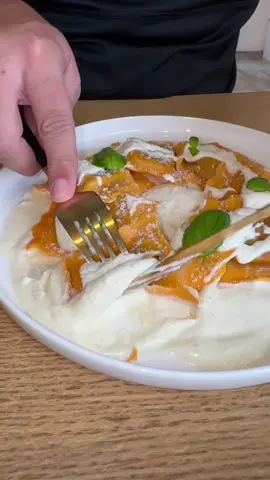 A post by @cestarpinbon on TikTok caption: Donnez moi Une note sur 10 en commentaire ?  #recettes #ideerecette #recettesimple #recetterapide #recettefacile #recettefacileetrapide #recettesimpleetrapide #TikTokFood #cestarpinbon 