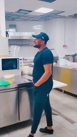 A post by @rakhigazi on TikTok caption: #joybangla🇧🇩🇧🇩🇧🇩 #italy🇮🇹 #chef #sushi #Uk #fyp #tiktok #like #loveyou #forupage #love #viral 