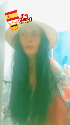 A post by @vidauna1 on TikTok caption: mientras tik tok me kiera lo demás miau 