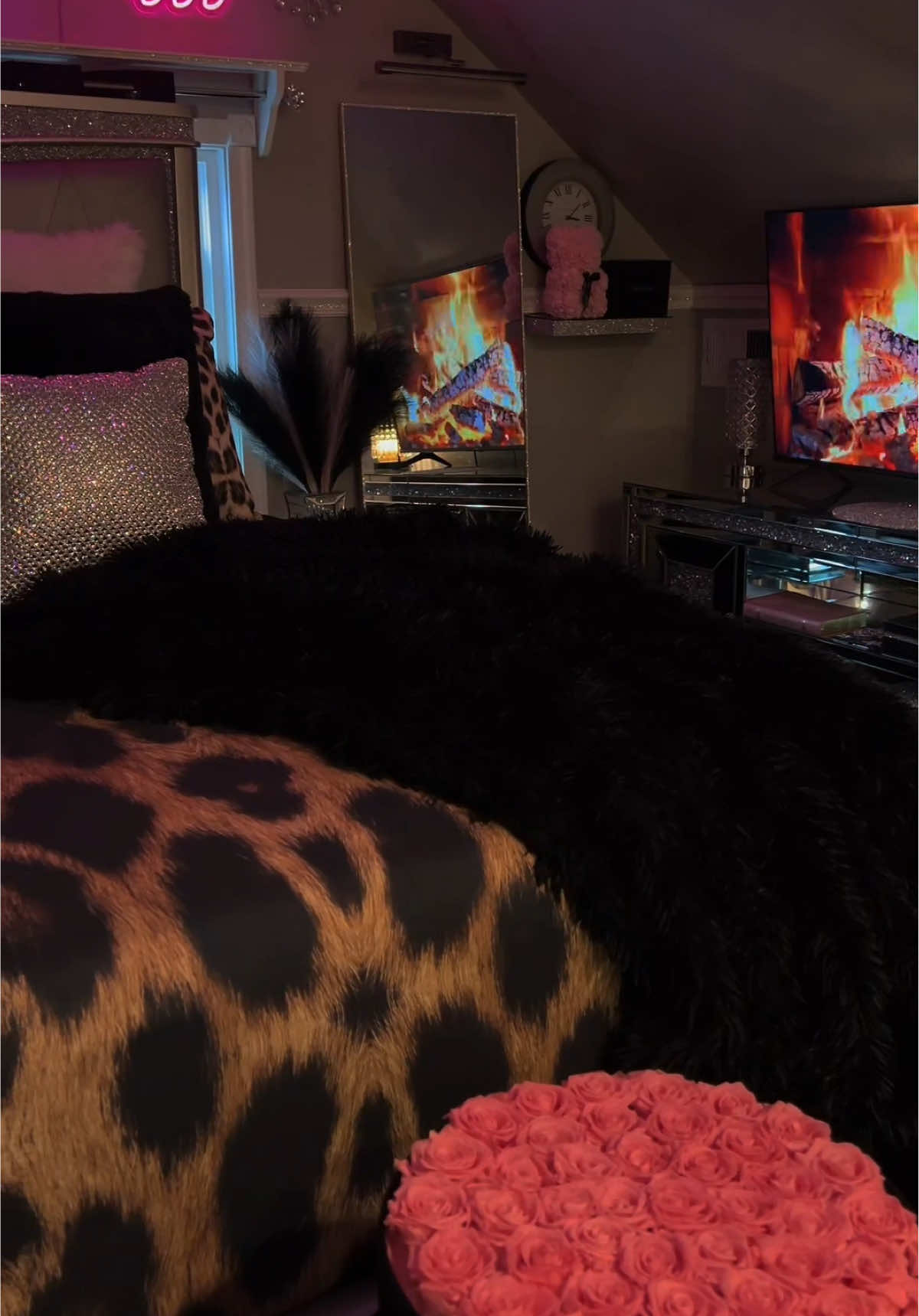A post by @niciaakayyy on TikTok caption: My Room During The Day🌷🫧🐆#fypシ゚viral #blingbling #roomtour #blackgirlroomdecor #blackgirlluxury 