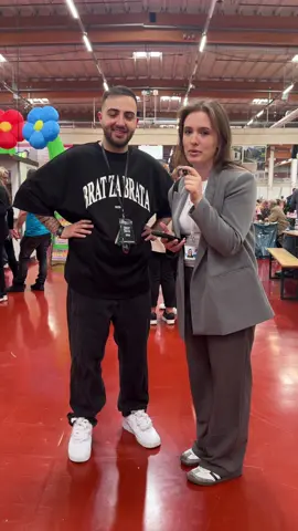 A post by @fmdaniel on TikTok caption: Das am Ende mit Oma war persönlich😩😭🇷🇺was hättet ihr gesagt? #foryou #fyp #viral #russia #jarmarka 