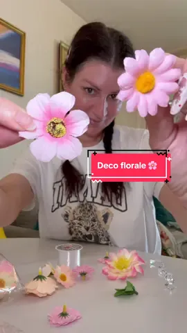 A post by @poopiblh on TikTok caption: Je fais une décoration florale sur le mur de ma makeup Room et c’est vraiment trop jolie 🌸 #flower #decoration #fleur #makeuproom #beauty #deco #idee #astuce #design #mur #diy 