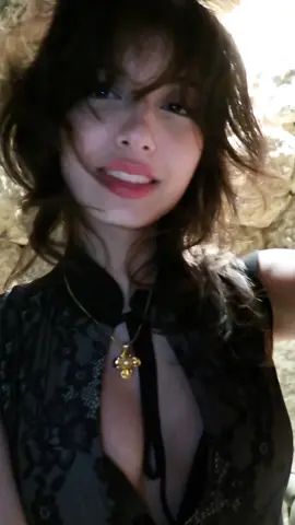 A post by @sanymaaa on TikTok caption: stole the photographer’s camera