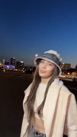 A post by @suetnaya_music on TikTok caption: Я к тебе как торнадо😍
