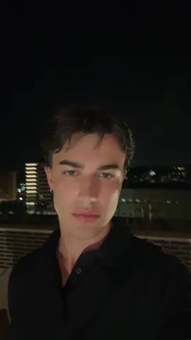A post by @justboggi on TikTok caption: Le pague al cielo para que saliera 