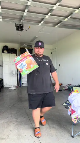 A post by @logandurrance12 on TikTok caption: It’s time to get back to vlogging baby!! #dadsoftiktok #momsoftiktok #vlog 