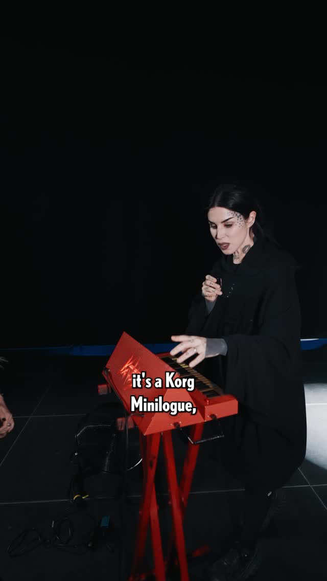 A post by @katvond on TikTok caption: This one’s for all you tech nerds🤖🎹⚡️ Sammi Doll and I wanted to share with you what we are actually playing on stage for this tour. Hope you enjoy! Special shout out to: 🎹 @Novation  🎤 @sE Electronics  🎸 Steinberger Guitars 🎹 Love Hultén 🎹 @KORG USA  🎥: Anton Zhivanov #Ontour