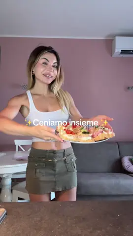 A post by @lucrezia_cardini on TikTok caption: Stasera PINSAAAA✨vi aspetto in live 💕seguitemi su IG lucrezia_cardini_pt #ceniamoinsieme #cenaconlulu #dieta #stiledivitasano #alimentazione 