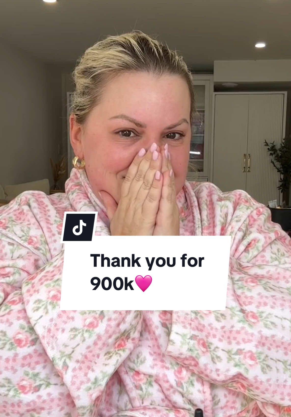 A post by @selenamup on TikTok caption: I love y’all so much! Without you and your support I wouldn’t be able to create content, so thank you from the bottom of my heart  #MakeUpArtist 