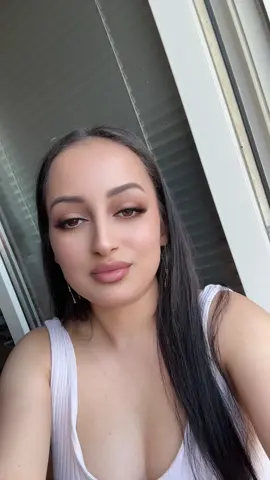 A post by @iasmina.ionela6 on TikTok caption: #foryoupage❤️❤️ #surorile #foruoupageofficiall #foryouu #foryoupageofficial #viralditiktokindo #viralditiktok #forupage 