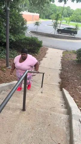 A post by @iamchelseyh on TikTok caption: Its Tuesday and Im still pressing on and fighting on ❗️ Im fighting past the hurt and the pain  @biggirlzmove is pushing me beyond my limits daily. I asked for help and he sent @bodybyted 🙏🏾 I had the make the decision to fight no matter what obstacles come my way it’s #noexcuses #fyp #fypシ #fitness #fittok #fattofit #weightloss #weightlossjouney #weightlossmotivation #weightlosstransformation #fatloss #fatlossmotivation #wellnesstips #welness #mentalhealthawareness #MentalHealth #blackfitness #blackfitnessmotivation #weightloss #weightlossworkout #cardioworkout #cardio #gym #gymtok #stairs #weights #strengthtraining 