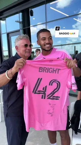 A post by @intermiamicf on TikTok caption: Benvenuto, Roberto Baggio 🤝🇮🇹 @FIGC Azzurri e Azzurre @Yannick.Bright #InterMiamiCF #LaFamilia #Soccer #Futbol #Sportstok 