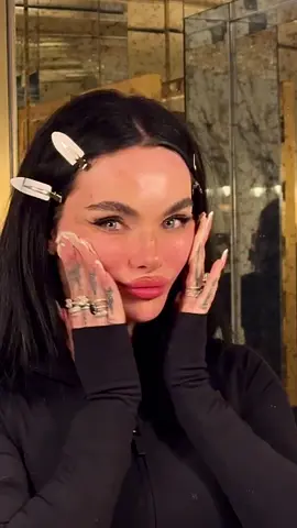 A post by @zusjeofficial on TikTok caption: catfish 