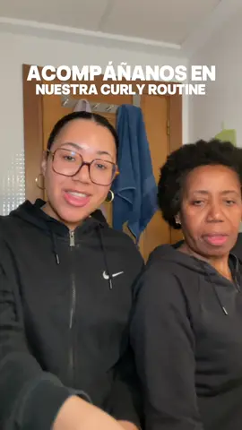 A post by @thebanezs on TikTok caption: Siempre nos pedís nuestra rutina de rizos y vídeos más largos, así que aquí tenéis la combi completa 😉 #rizos #curlyroutine #rutinaderizos #curlyhairroutine 