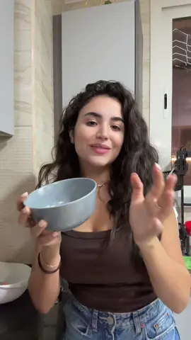 A post by @yaraaziz on TikTok caption: لما كون ما بدي اتعشى شي ثقيل🥰#دبي #يارا_عزيز #yara_aziz 