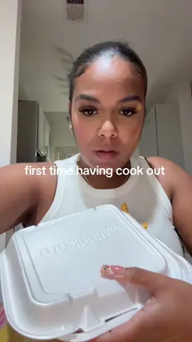 A post by @jeralynnn_ on TikTok caption: i give cookout a 6.5-7/10