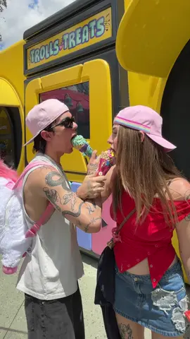 A post by @carlhoos_ on TikTok caption: 🍦 💗 #carlosalbertofuentes #carlosalberto #carlhoos_ 
