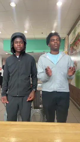 A post by @randomphillyboul on TikTok caption: #philly #viral #bruddas 